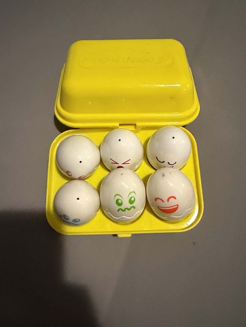 Kangaroo Vintage Toy Squeaking Face Eggs In Yellow Carton Box